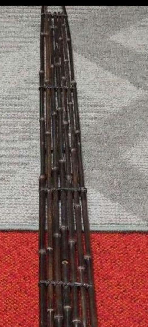 竹製の籠をかけたり短冊をかけたりするものです