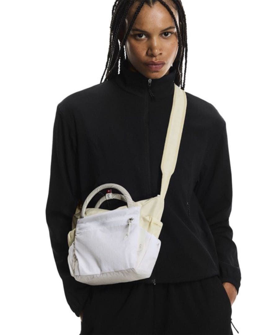 On ミニトートバッグ　ホワイト