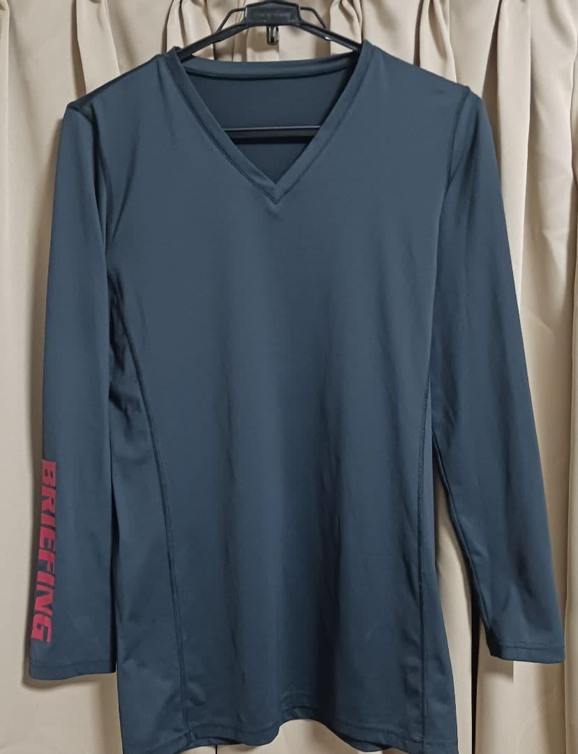 Lサイズ　ブリーフィング　インナー長袖VネックTシャツ 黒　美品　ゴルフ