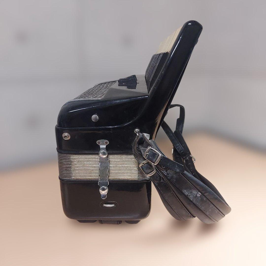 EXCELSIORイタリア製 アコーディオン　型番は不明