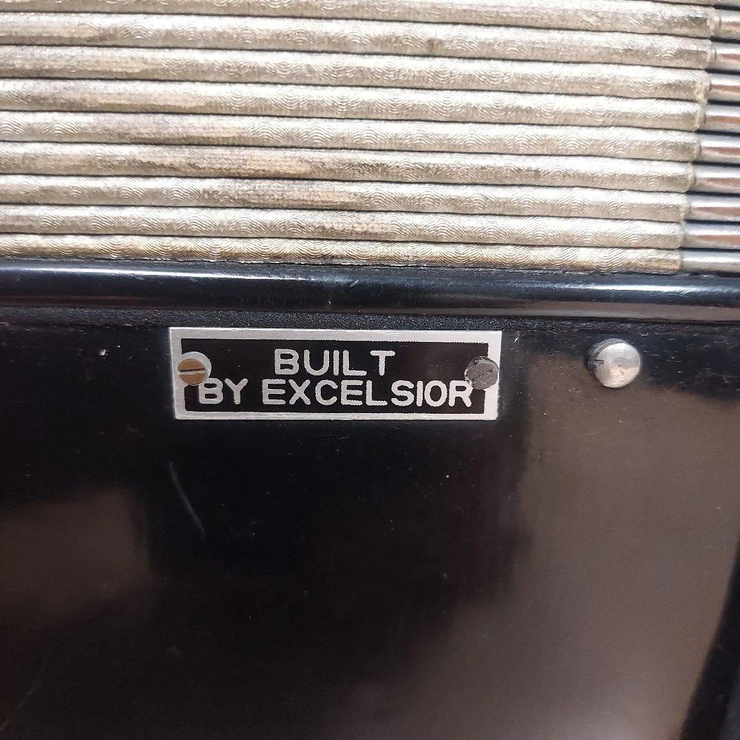 EXCELSIORイタリア製 アコーディオン　型番は不明