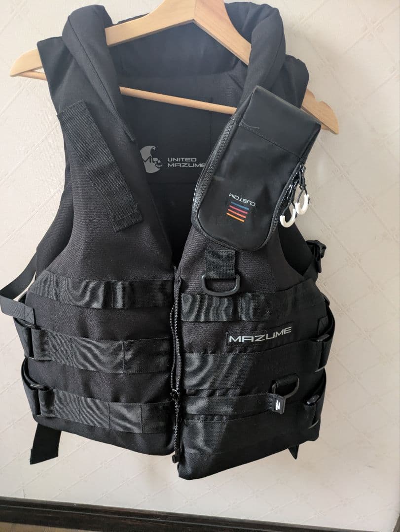 MAZUME ブラック フィッシング　ライフジャケット　マズメ
