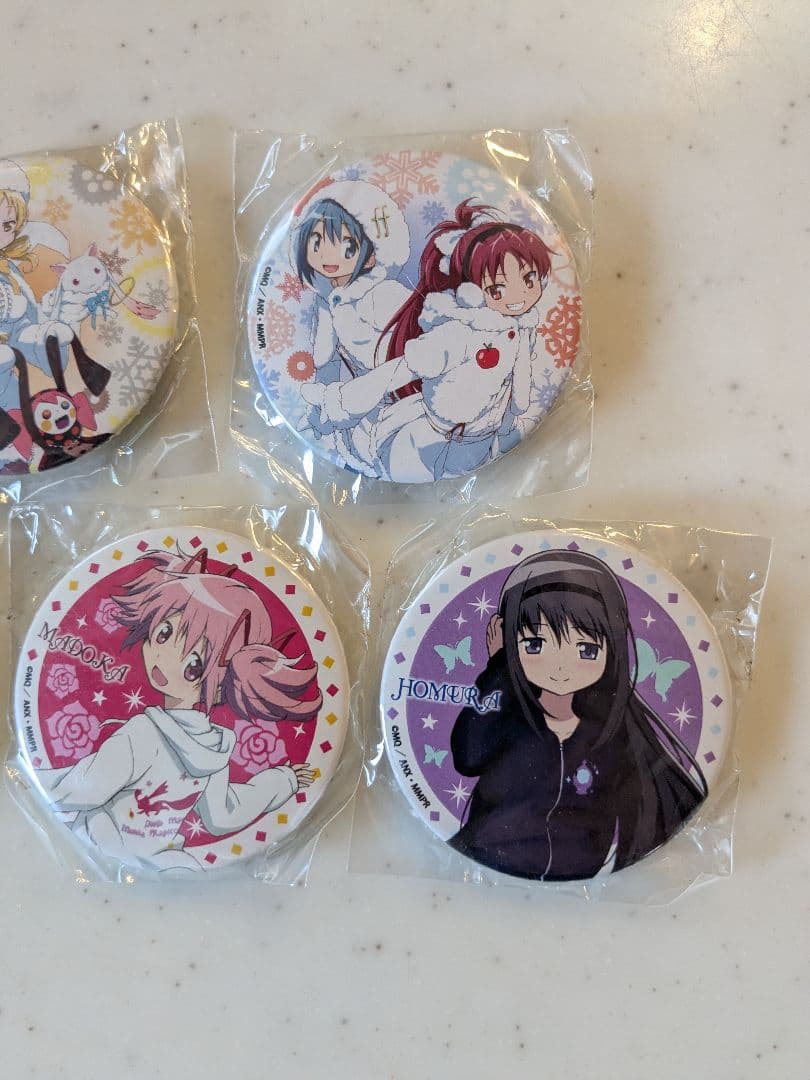 新品 魔法少女まどか☆マギカ 缶バッジ ローソン LAWSON 国際展示場 雪