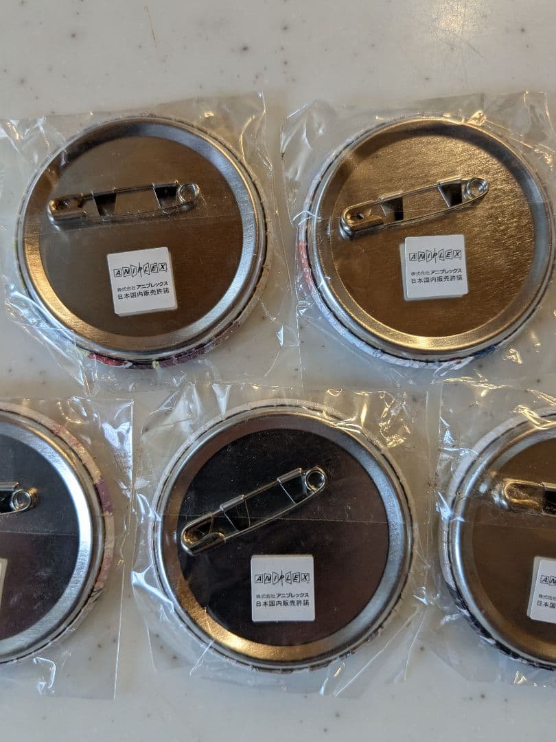 新品 魔法少女まどか☆マギカ 缶バッジ ローソン LAWSON 国際展示場 雪