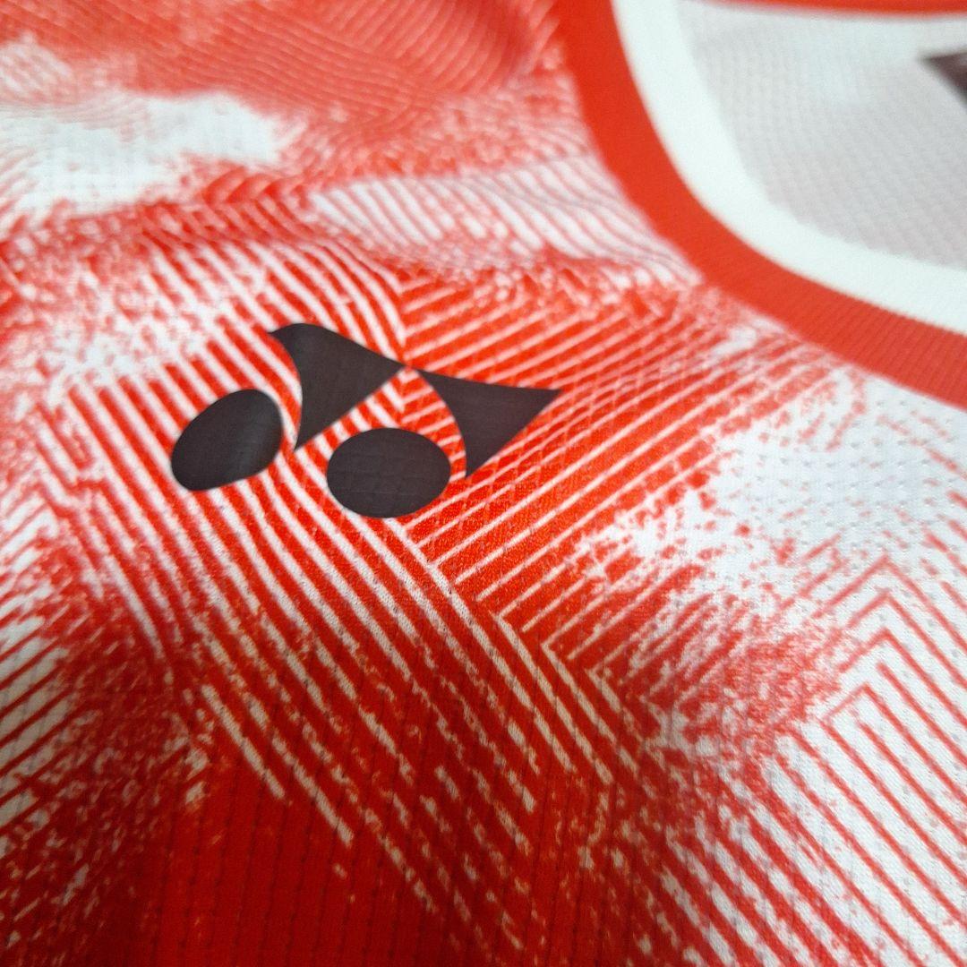 新品未使用YONEX ビアクセルセンモデル ゲームシャツ　レッド