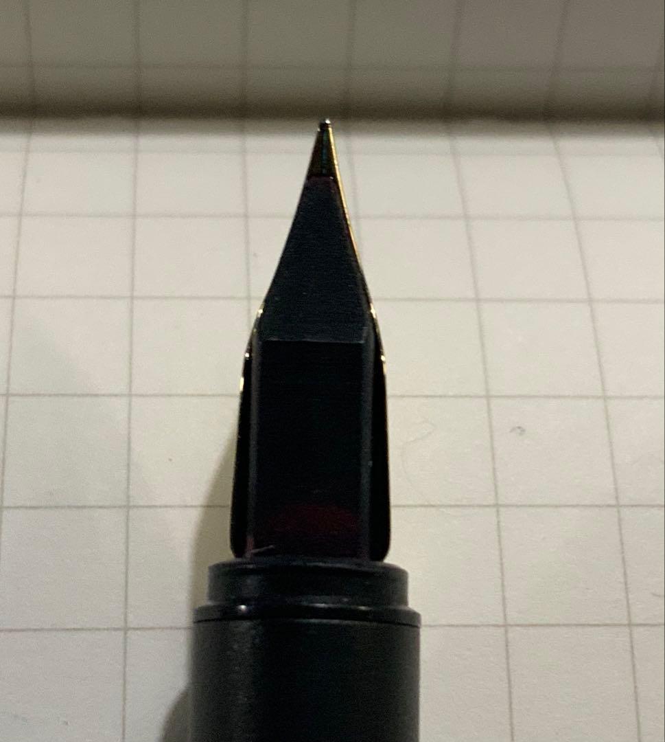 ダンヒル　万年筆　ペン先14K F(モンブラン製造とされる)