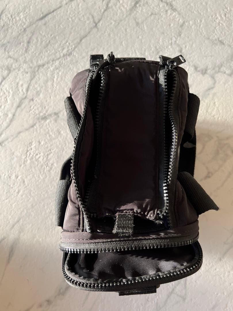 Y-3のラウンドバック