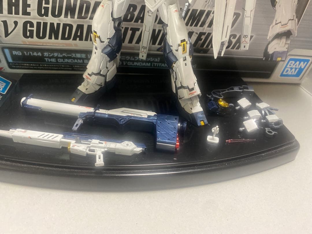RG 1/144 ガンダムベース限定Vガンダムチタニウムフィニッシュ