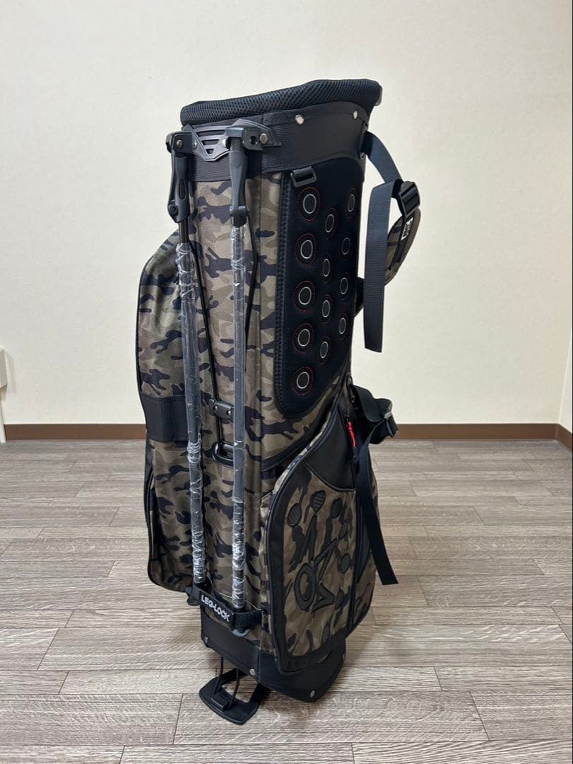 迷彩柄のスタンド式キャディバック　カラーバランスが抜群でカッコいい！