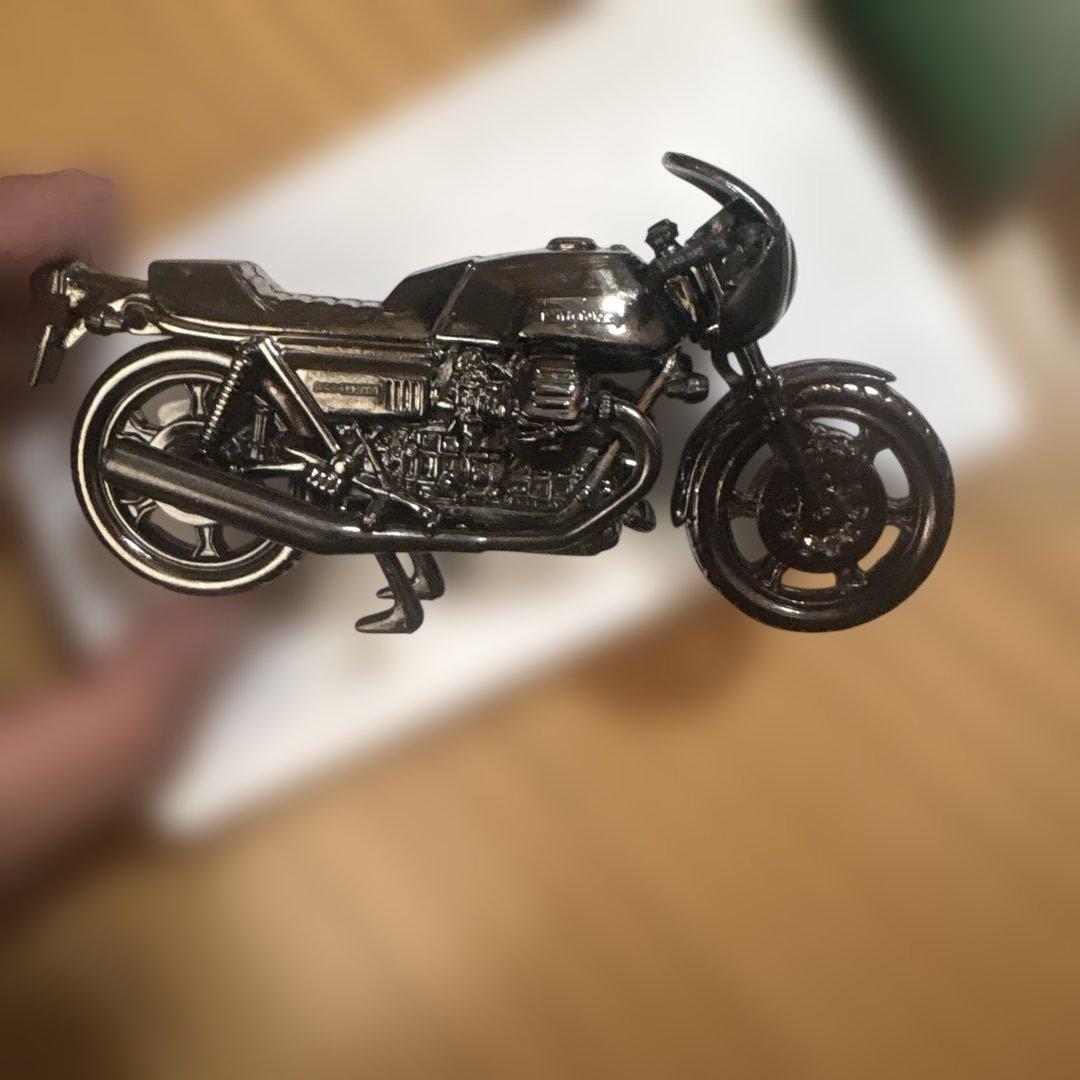 MOTO GUZZI 850 Le Mans メタルモデル