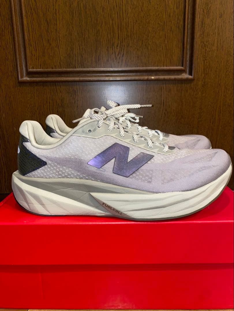 限定色ニューバランス FuelCell Rebel v5 Dワイズ 29センチ