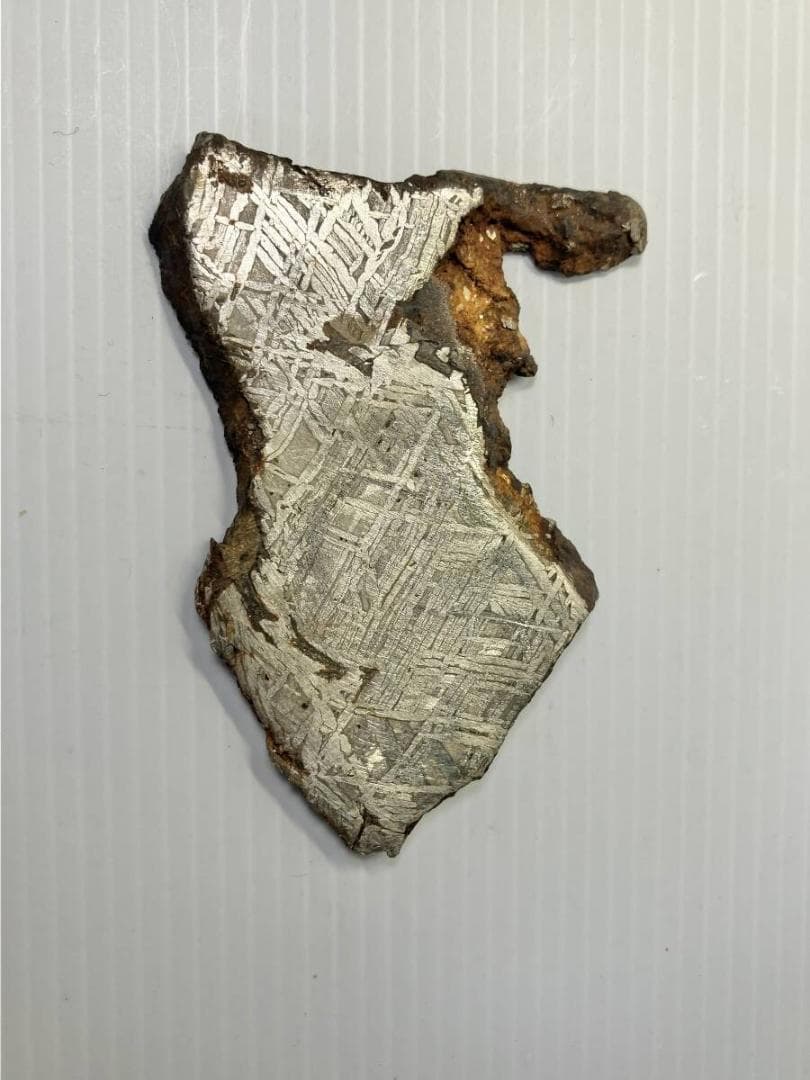 ※超レア アルタイ隕石 本物 126.1g 鉄隕石 原石 断片 破片 宇宙パワー