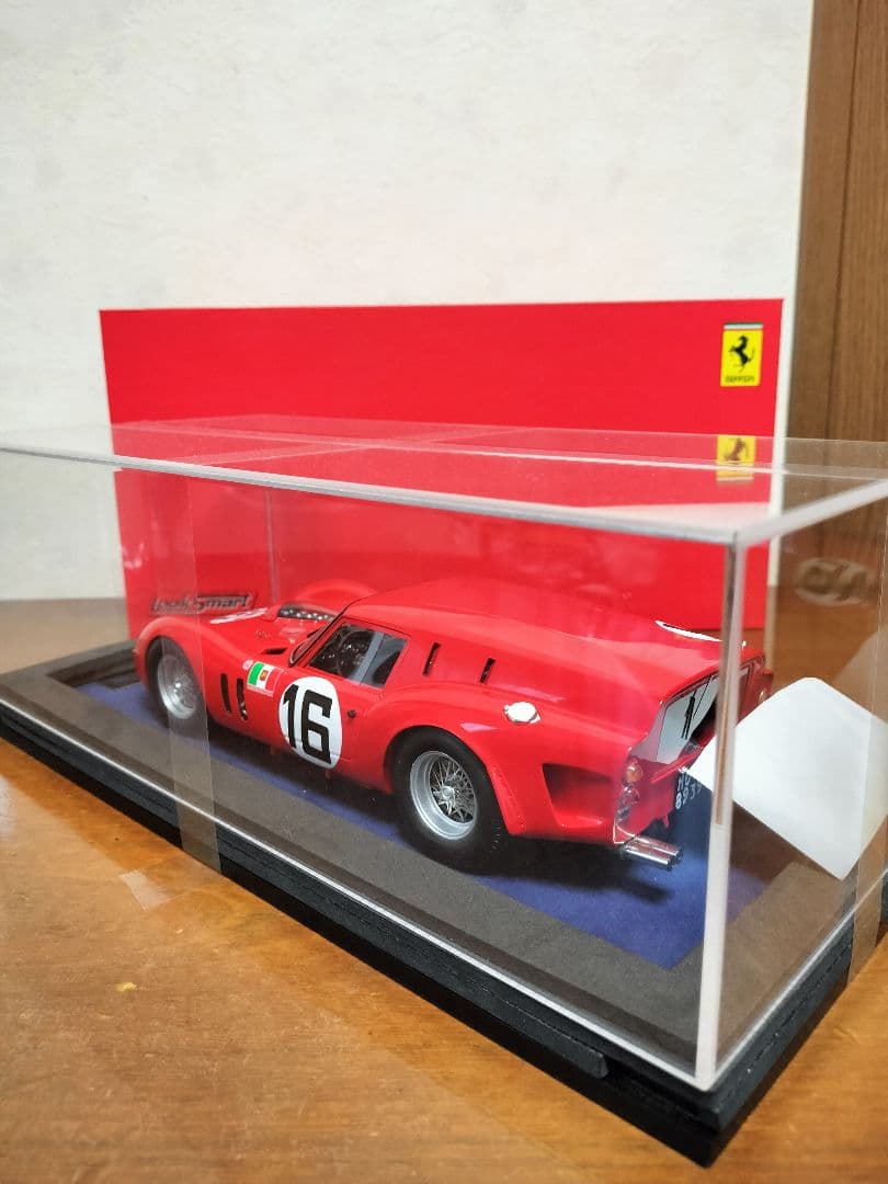 ルックスマート1/18 フェラーリ250GT ブレッド.バン 1962ル・マン