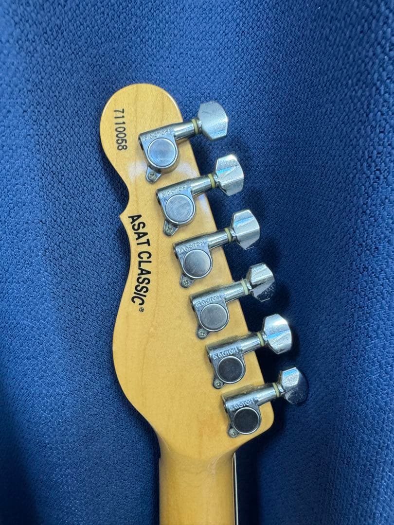 G&L Classic Premium エレキギター　木目　ASAT 井芹仁菜