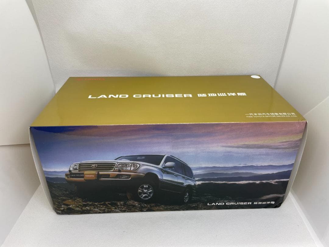 203-008 1/18 トヨタ ランドクルーザー LC100 ホワイト