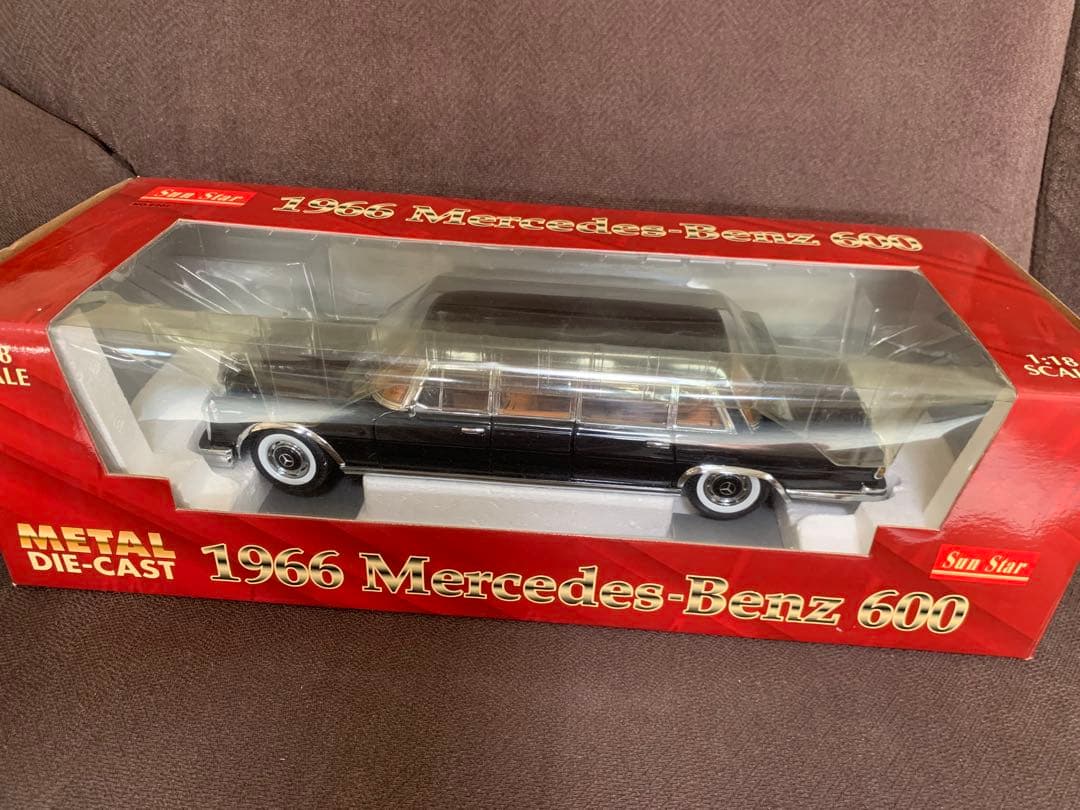1966 Mercedes-Benz 600 ミニカー 1/18