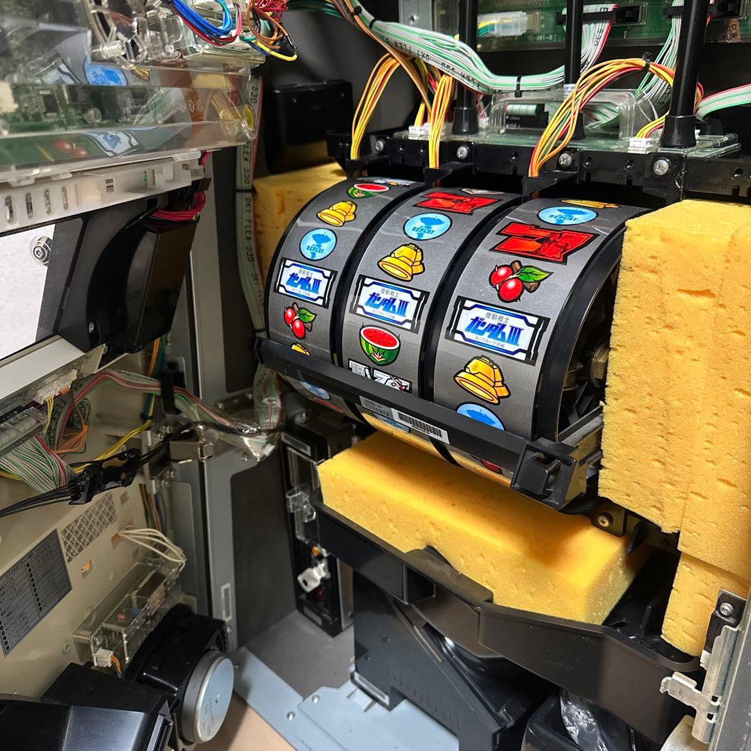 ガンダムⅢ〜めぐりあい宇宙〜 スロット台