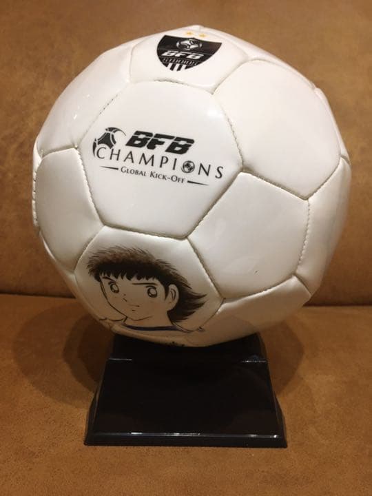 BFB当選品トレゼゲ氏サイン入り　　 キャプテン翼コラボサッカーボール