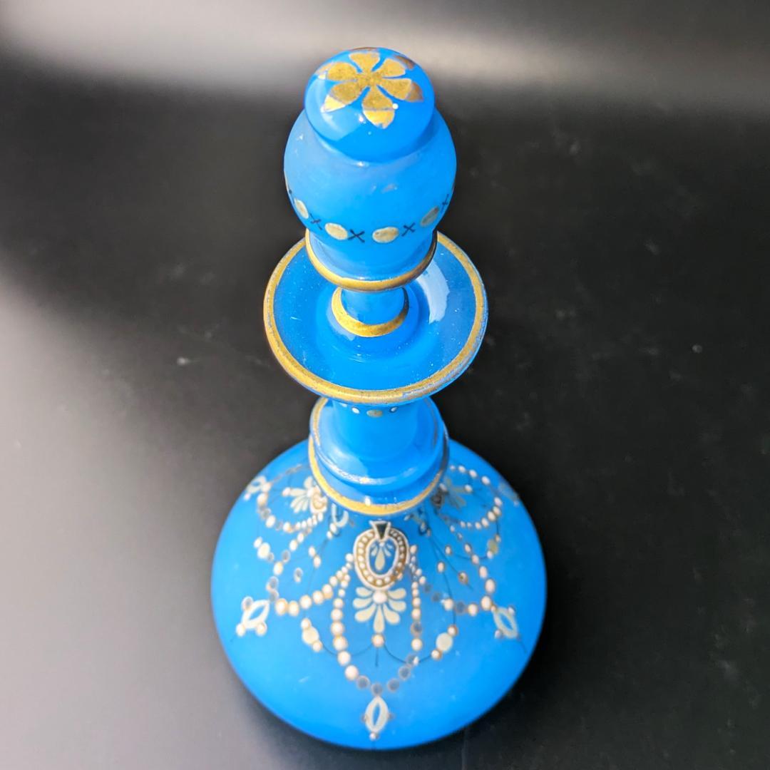 オールドバカラ 青オパーリンガラス 大型香水瓶 エナメル＆金彩ジュエル紋