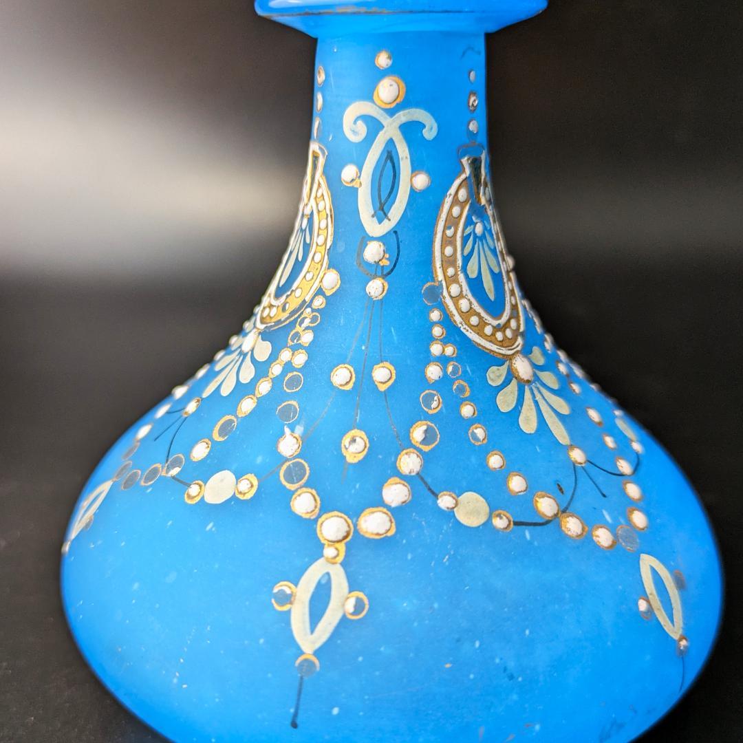 オールドバカラ 青オパーリンガラス 大型香水瓶 エナメル＆金彩ジュエル紋