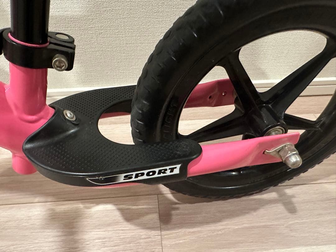 ストライダー　スポーツモデル　12インチ　ピンク