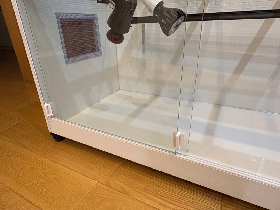 ⭐︎美品FandKキャスター付き全面防水ガラスケージ 大きめ