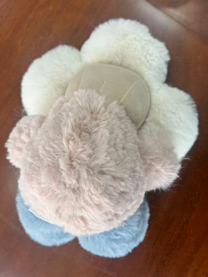 LOUIS VUITTON ルイヴィトン 花型ぬいぐるみ フェイクファー