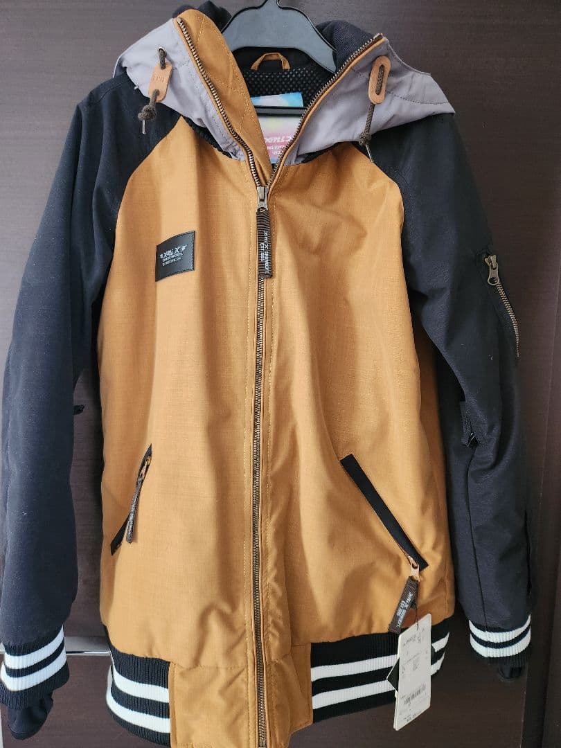 【タグ付き新品】スノボ ウェア スキー マウンテンパーカー