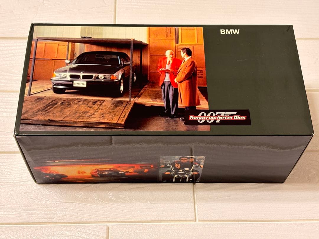  750iL 1/24 007 ジェームズボンド トゥモロー・ネバー・ダイ
