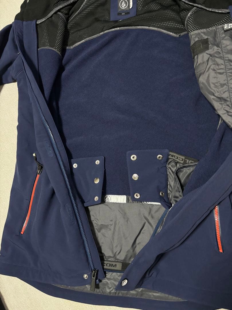 volcom Mサイズ ネイビー スキーウェア フード付き