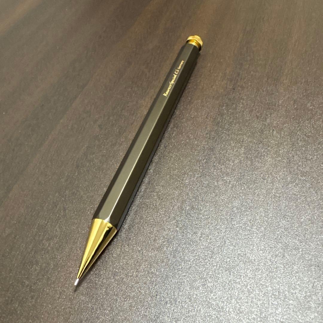 カヴェコスペシャル　伊東屋オリーブブラウン 0.5mm
