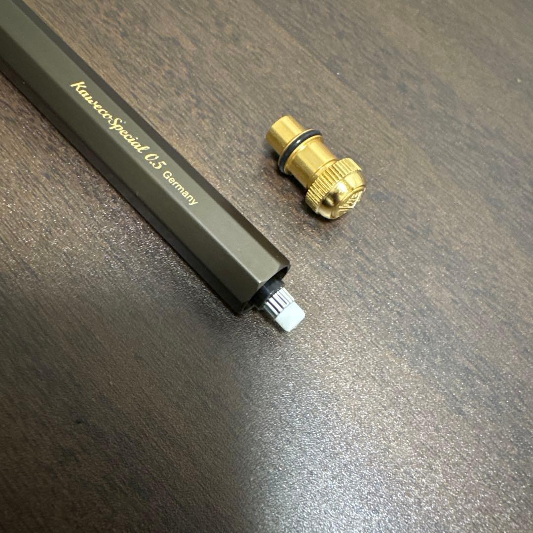 カヴェコスペシャル　伊東屋オリーブブラウン 0.5mm