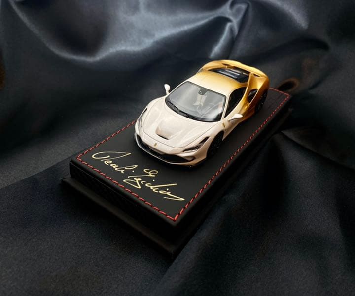 MR コレクション　1/43 F8 Tributo 限定モデル