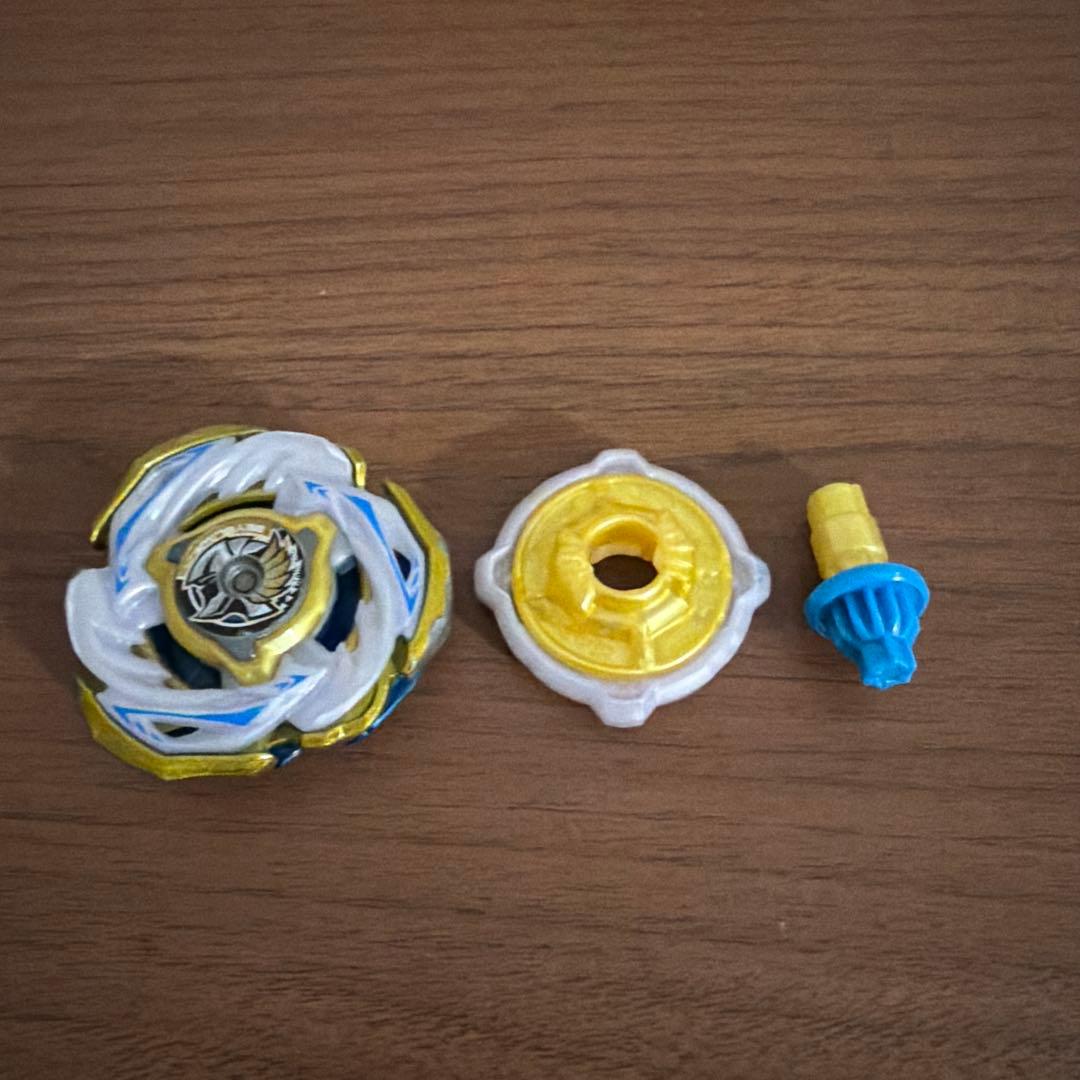 ベイブレードX ワルキューレボルト 4-70 V 国内正規品