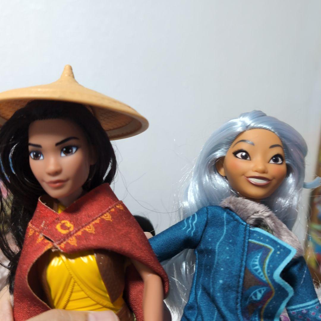 日本未発売 Disney トーキングラーヤとドラゴンの王国 フィギュアセット