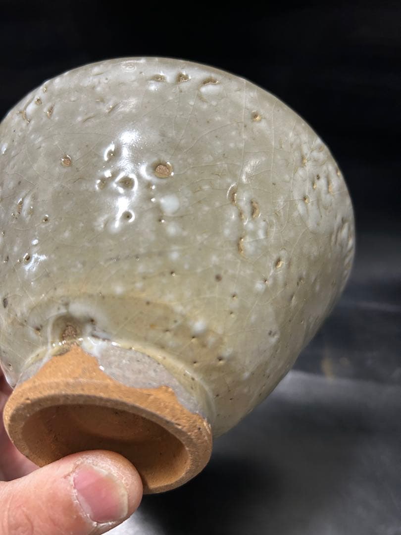 美しい古美術◾️蔵からパラパラ雪が降っているような釉薬の抹茶茶碗が出てきた