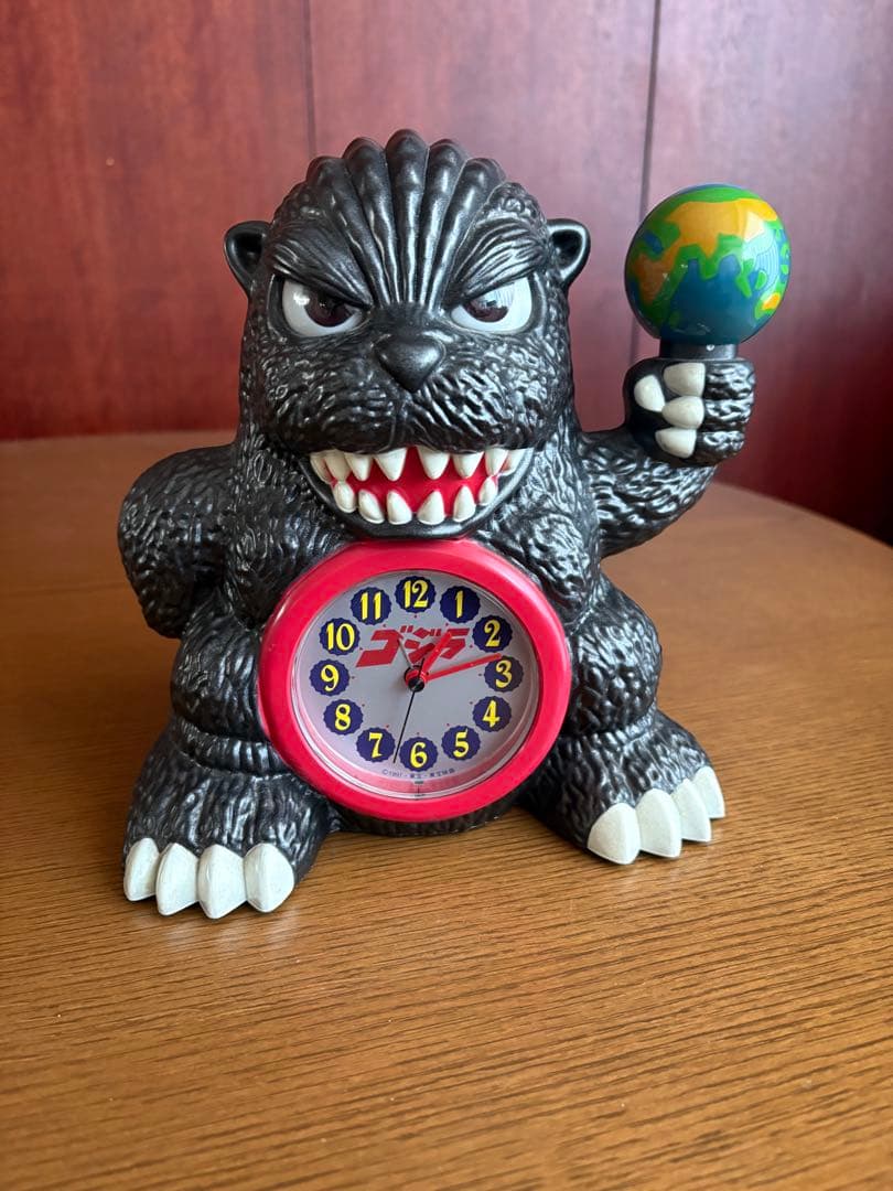 ゴジラ フィギュア型時計