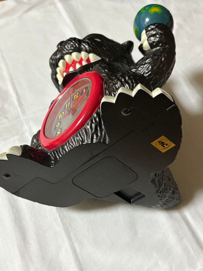 ゴジラ フィギュア型時計