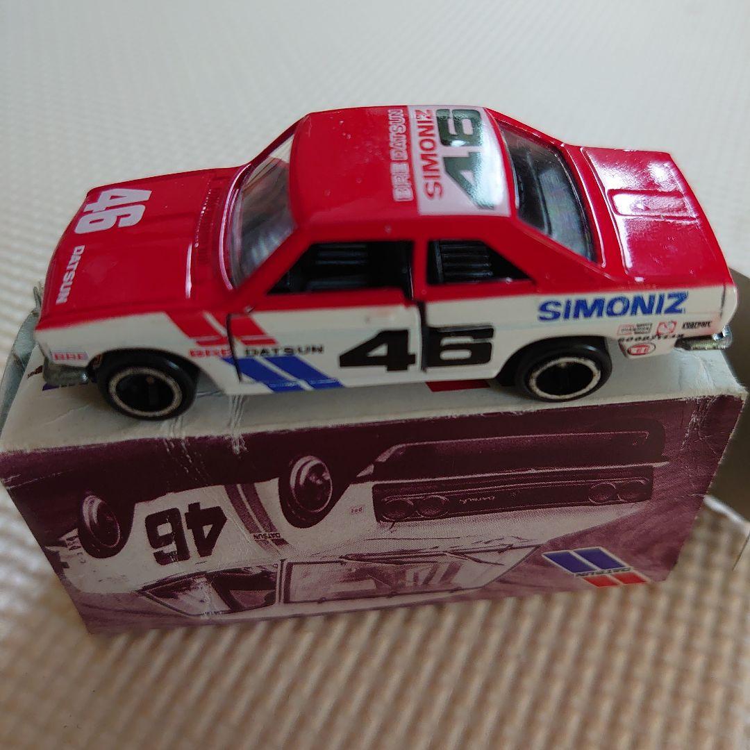 トミカ ダットサン ブルーバード