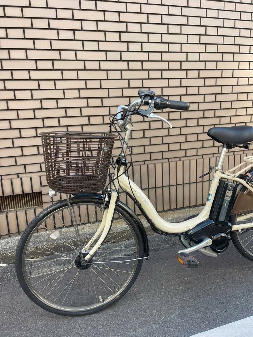 6.6Ahブリヂストン電動アシスト自転車 クリーム色 前カゴ付き