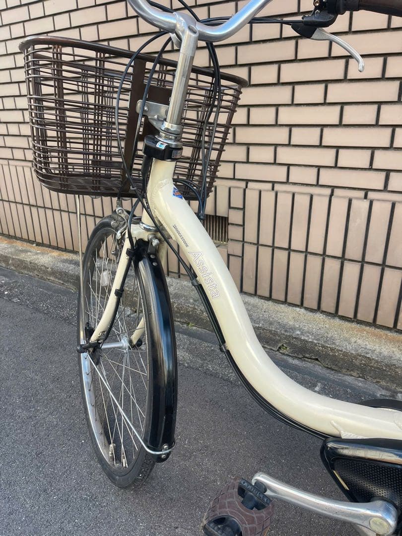 6.6Ahブリヂストン電動アシスト自転車 クリーム色 前カゴ付き