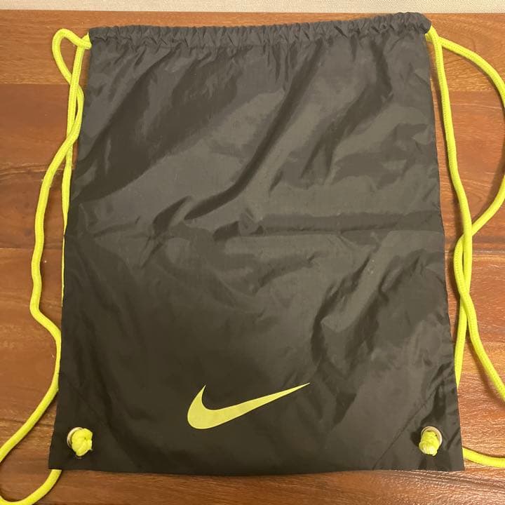 サッカースパイクナイキハイパーヴェノム2sg