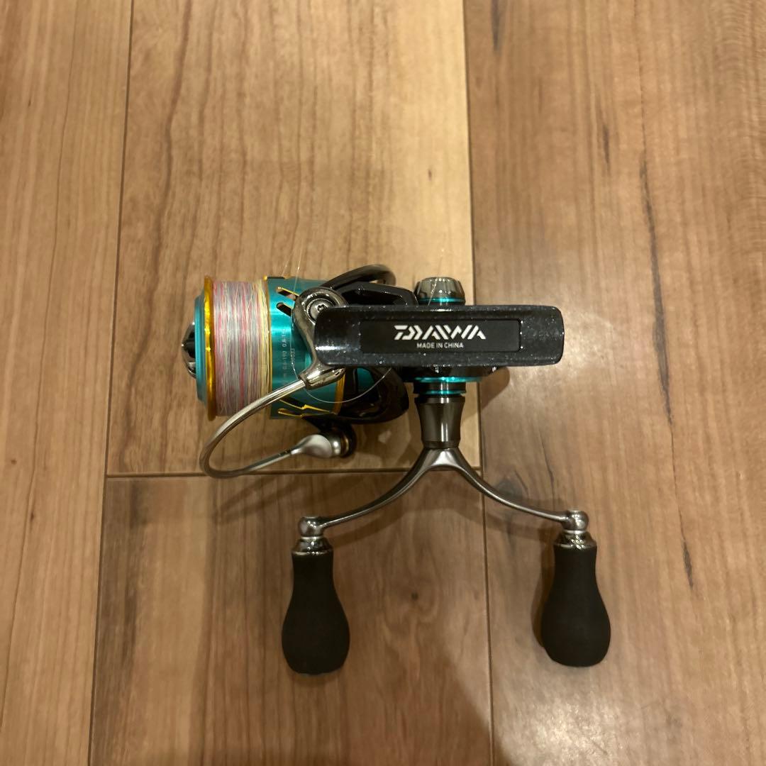 DAIWA スピニングリール 青/金