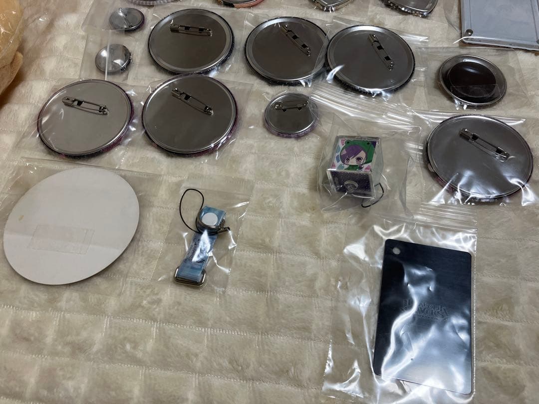 まとめ売り　ディアラバ 逆巻カナト　テディ　缶バッジ　アクスタ　など