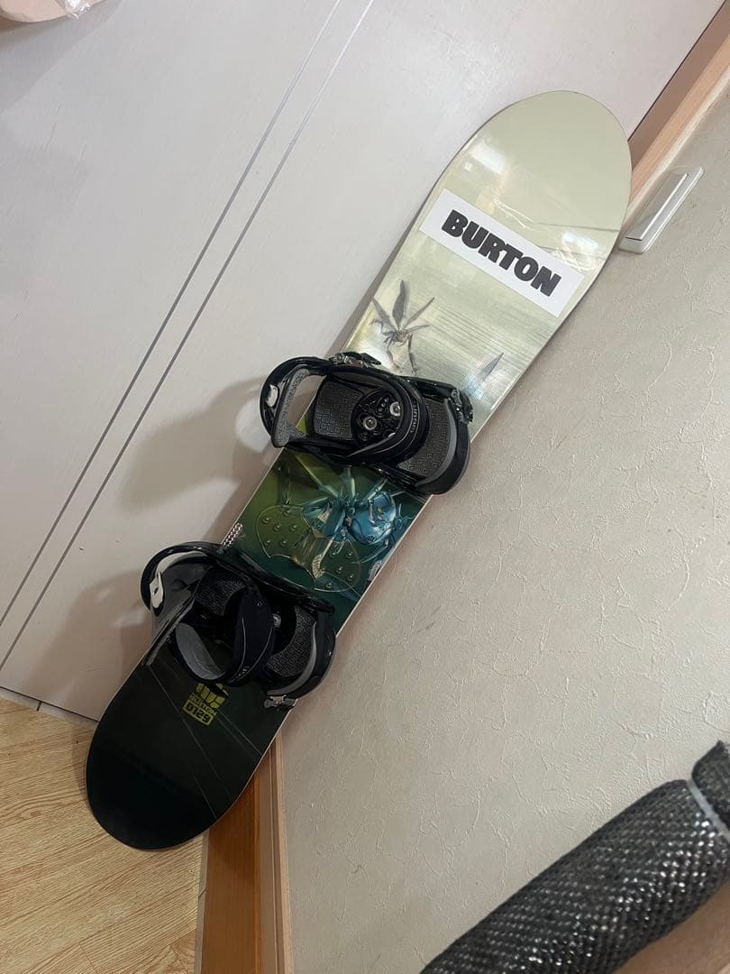キッズ、小中学生！転びにくく安全に滑れるBURTON スノーボードセット！