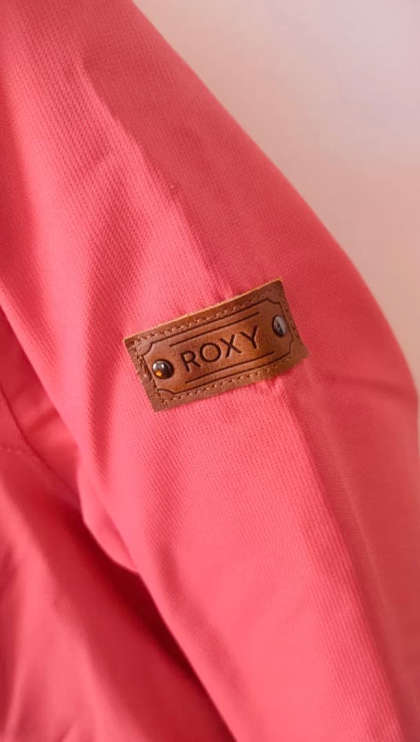 新品Roxy Sサイズ スキー スノーボード 兼用ジャッケット 女性 ロキシー