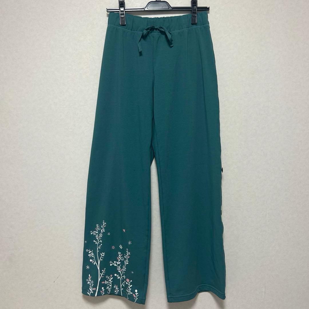 キッドブルー　ストレッチヨガウェアー