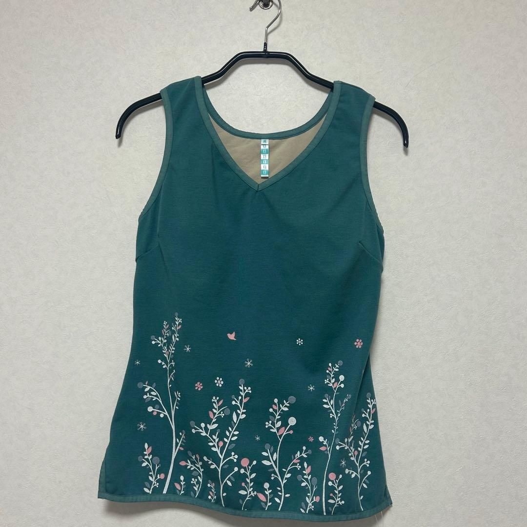 キッドブルー　ストレッチヨガウェアー