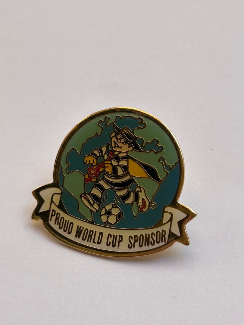 希少　マクドナルド　1994年製 サッカー ワールドカップ スポンサー バッジ