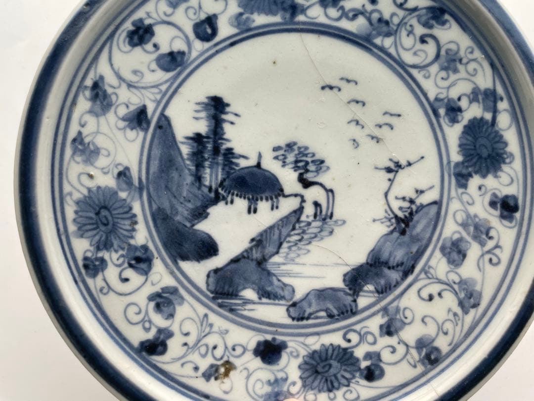 骨董　アンティーク　初期伊万里　花唐草山水文　七寸皿　丸皿　中皿　古伊万里　染付